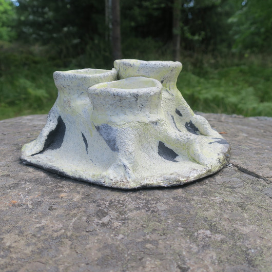 Tuikkualusta vuori 3 tuikulle keramiikkaa