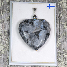 Riipus larvikiittisydän 4cm, kookas, nro A