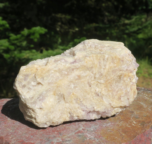 Ametisti 400g vaalea kidesykerö 9x5x4cm Suomi Yli-Luosto