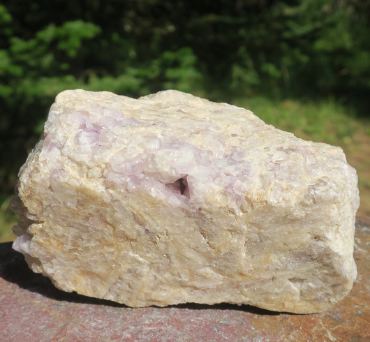 Ametisti 400g vaalea kidesykerö 9x5x4cm Suomi Yli-Luosto