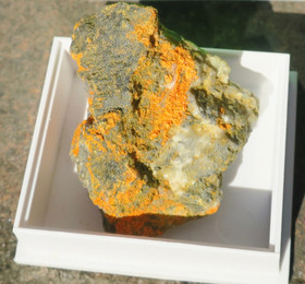 Orpimentti 30x30 mm auripigment nro 37R1