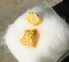 Orpimentti 2 kpl raaka S-koko, keskim alle 10mm auripigment nro 37s1