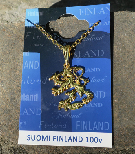 Riipus Suomen leijona kullan värinen 5cm, lukollinen ketju 40cm