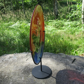 Lasilautanen hirvi 37cm, metallitelineessä. Uniikki!