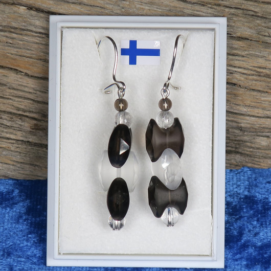 Korvakorut vuorikide ja savukvartsi viistehiottu käärmemäinen. Queen9a