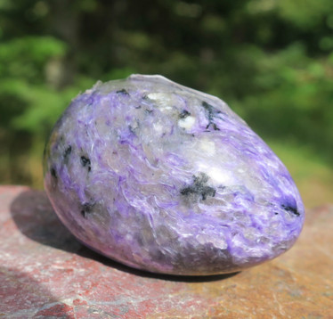 Kivimuna tsharoiitti 137g 55mm violetti nro B