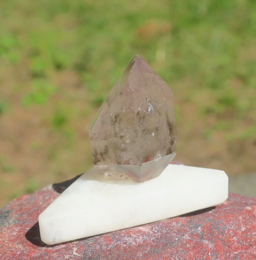 Ametistikide marmorialustalla 13g, korkeus 30mm