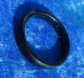 Kivisormus tähtikivi tummansininen aventuriini leveys 6mm valitse koko