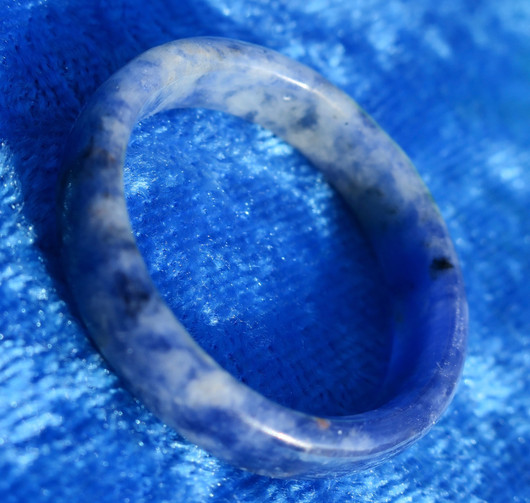 Kivisormus sodaliitti sininen, leveys 6mm valitse koko