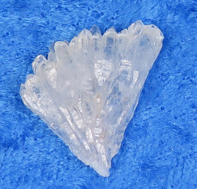 Kvartsiruusu 20mm 1g vivahtaa ametistille nro8