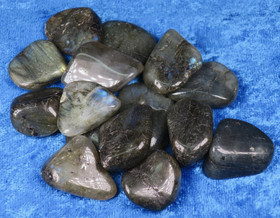 Labradoriitti rumpuhiottu AA-laatu Madagaskar. Valitse koko 5-25g