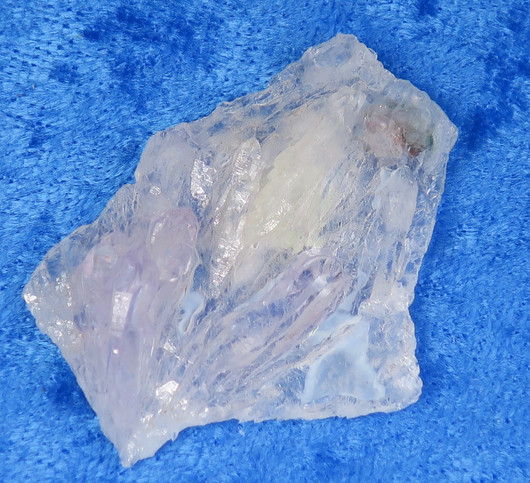 Kvartsiruusu 40x33mm 6g vivahtaa ametistille nro4