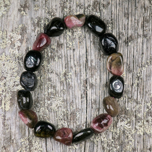 Rannekoru turmaliini rubelliitti ja monen värisiä 8-15mm rumpuhiottuja