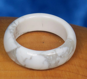 Kivisormus magnesiitti valkoinen 6mm valitse koko