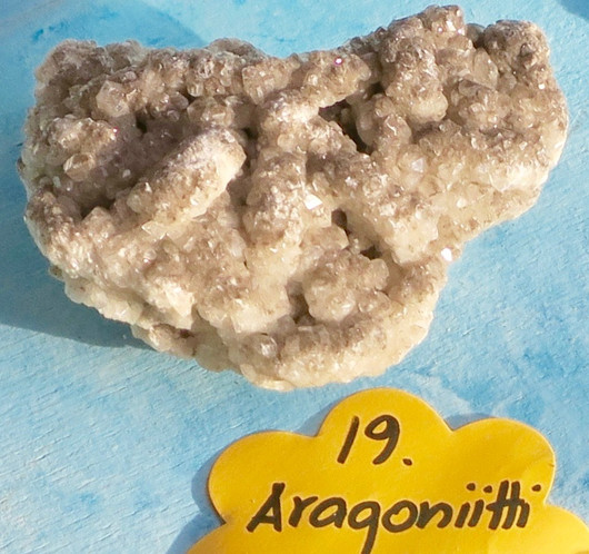 Aragoniitti kidesykerö 203g nro Hi19. 