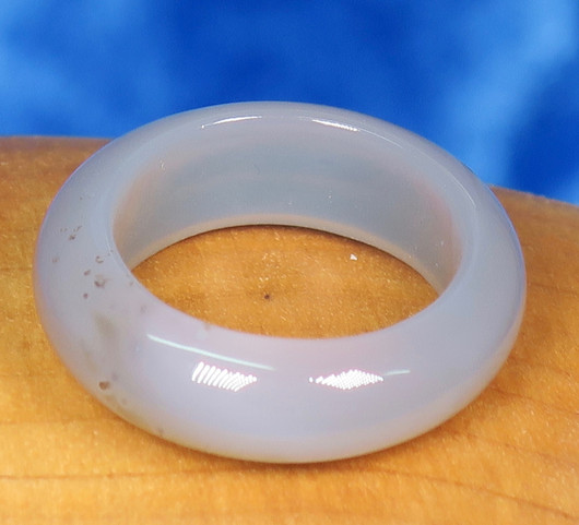 Akaattisormus harmaa läpikuultava kivisormus leveys 6mm valitse koko