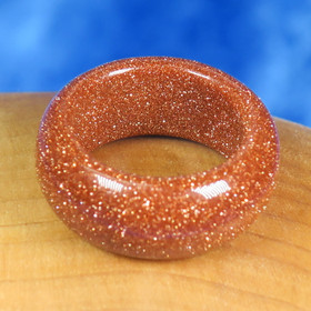 Kivisormus 17,5mm kultavirta aventuriini leveys 10mm