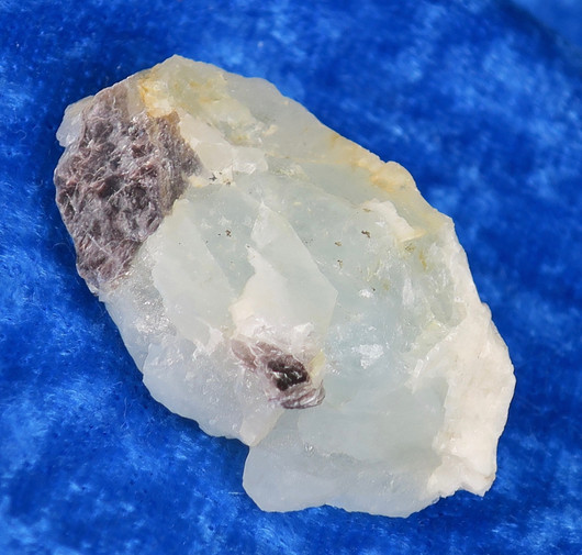 Topaasi sininen, biotiitti 11g 35mm Viitaniemi Eräjärvi Suomi Hi16d