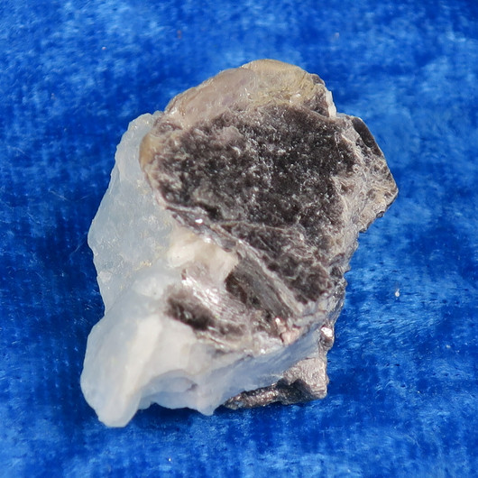 Topaasikide sininen ja biotiitti 12g 30mm Viitaniemi Eräjärvi Suomi Hi16e