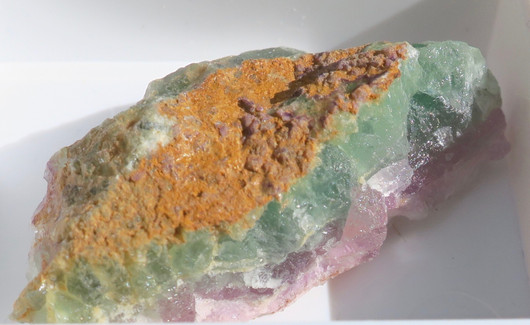 Fluoriitti raaka violetti, vihreä 32mm nro 8R2