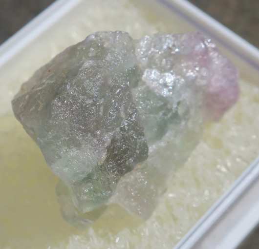 Fluoriitti raaka violetti, vihreä 25mm nro 8R26