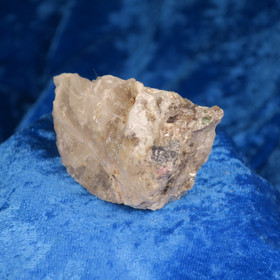 Pollusiitti, muskoviittia 124g 7x4x4cm Tammela Suomi nro Hi29 ks video