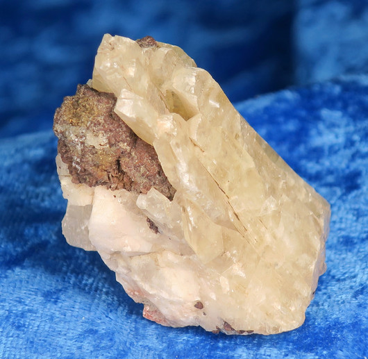 Kalsiitti kidesykerö, granaattia 74g 55x35x32mm Illo Suomi Hi20 Video