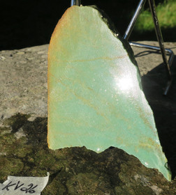 Kvartsiitti siivu 130x100x20mm vihreä 420g Suomi nro KV26 