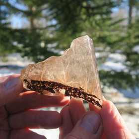 Savukvartsi rutiilikvartsi kullan värisiä rutiilineulasia 213g Hi72b  