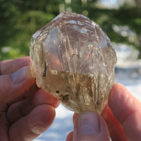 Savukvartsi rutiilikvartsi, hopean värisiä rutiilineulasia 261g Hi72a 