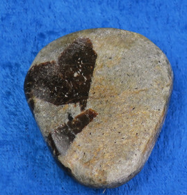 Stauroliitti ristikivi taskukivi 23g 