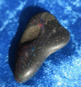 Musta opaali 3,2g 30x17mm nro HiOpM1