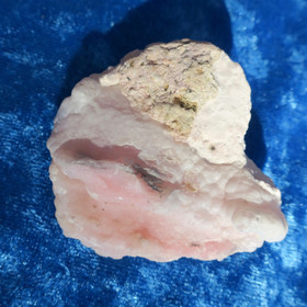 Pinkki opaali Peru 49g 60x55x20mm nro Hiopp4 