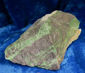 Uvaroviitti raaka 263g Outokumpu Suomi Hi87a