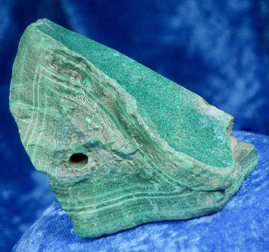 Malakiitti pala reikä keskellä  298g 80x45x45mm Hi76 katso video