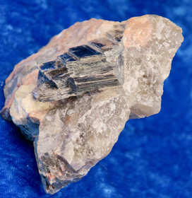 Pegmatiitti biottiitti, berylli kalimaasälpä savukvartsi Hi54 