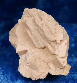 Maasälpä, vaalea punertava kidesykerö 5x5x4cm 112g Suomi Hi57b 