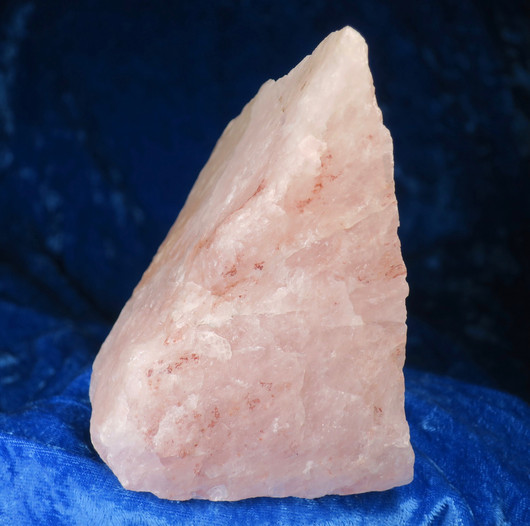 Ruusukvartsi raaka Torro Suomi 1050g 115x110x75mm Hiru1050aa