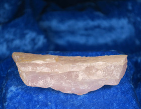 Ruusukvartsi raaka Torro Suomi 80g 80x45x15mm Hiru80aa 