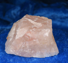 Ruusukvartsi raaka Torro Suomi 211g 75x60x40mm Hiru211aa