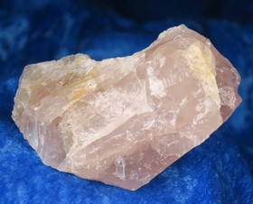 Ruusukvartsi raaka Torro Suomi 147g 80x40x30mm Hiru147aa