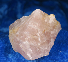 Ruusukvartsi raaka Torro Suomi 176g 60x50x45mm Hiru176aa