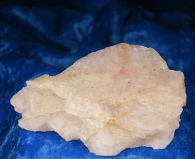 Ruusukvartsi raaka Torro Suomi 235g 97x75x22mm Hiru235a