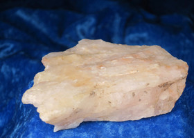 Ruusukvartsi raaka Torro Suomi 235g 97x75x22mm Hiru235a