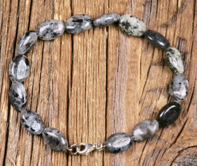 Rannekoru larvikiitti 18cm 925-hopealukko 