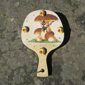 Seinäkello sienet ja siilit leipälapion mallinen 