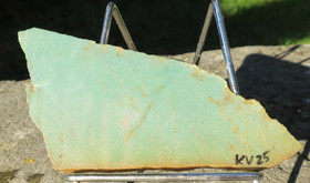 Kvartsiitti siivu vihreä 170x100x8-10mm 200g Suomi nro KV25 