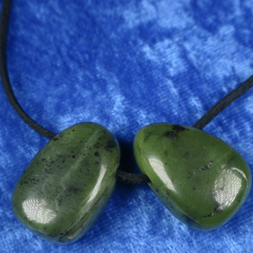 Riipus nefriitti rumpuhiottu porattu 