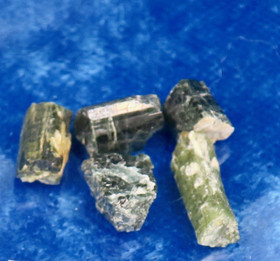 Vihreä turmaliini kide alle 0,5g Suomi Hi107a 