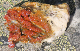 Vanadiniitti ja baryytti 26g 40x28x18mm 12P